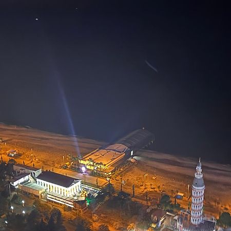 バトゥーミOrbi City Panoramaアパートメント エクステリア 写真